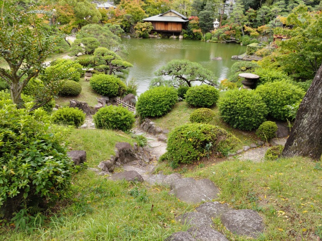 相楽園の日本庭園