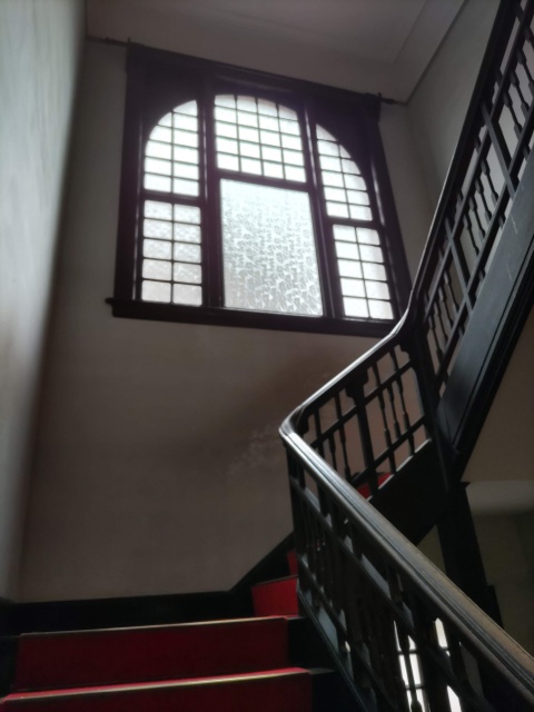 風見鶏の館の階段