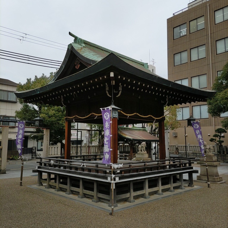 柳原蛭子神社の神楽殿