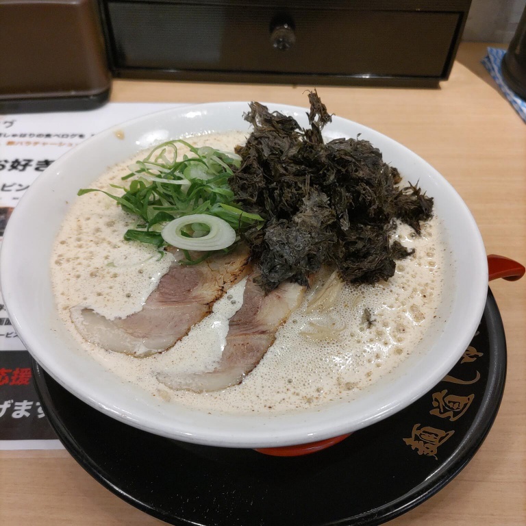 麺道しゅはり六甲道店の鶏白湯ラーメン