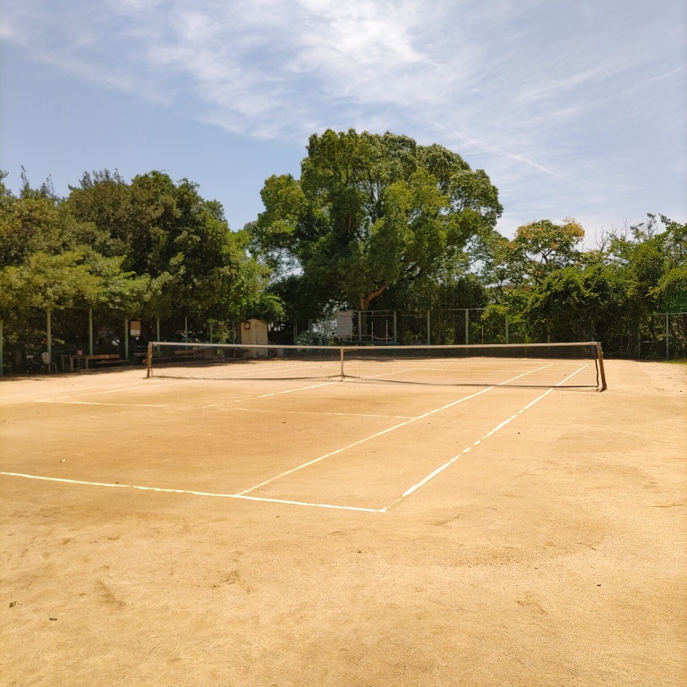 会下山公園のテニスコート