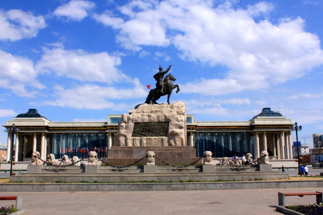 モンゴル首都ウランバートルにあるスフバートル広場の写真